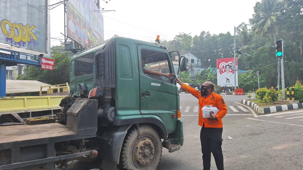 TRC BPBD Kepri Bagikan Masker kepada Masyarakat di Tanjungpinang, Dukung Perlindungan Kesehatan Warga
